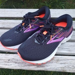 Brooks Adrenaline GTS 19 Womens Size 9 2E Wide